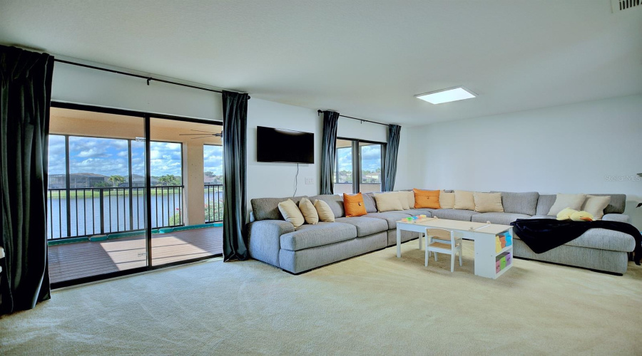 KISSIMMEE, Florida 34746, 4 Bedrooms Bedrooms, ,3 BathroomsBathrooms,Residential,For Sale,BASS BOAT,0,MFRO6376700