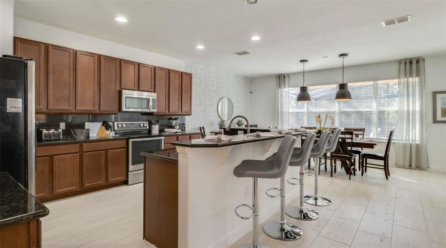 KISSIMMEE, Florida 34746, 6 Bedrooms Bedrooms, ,5 BathroomsBathrooms,Residential,For Sale,LAS FUENTES,0,MFRO6376723