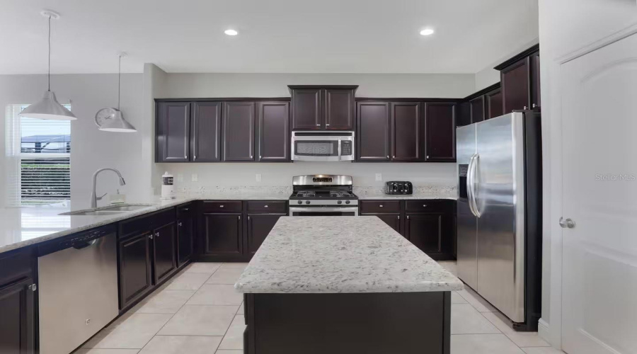 DAVENPORT, Florida 33837, 6 Bedrooms Bedrooms, ,6 BathroomsBathrooms,Residential,For Sale,OAKTREE,0,MFRO6369530