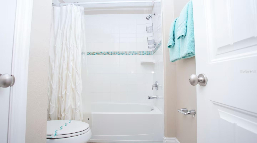 DAVENPORT, Florida 33837, 6 Bedrooms Bedrooms, ,6 BathroomsBathrooms,Residential,For Sale,OAKTREE,0,MFRO6369530