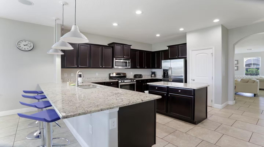 DAVENPORT, Florida 33837, 6 Bedrooms Bedrooms, ,6 BathroomsBathrooms,Residential,For Sale,OAKTREE,0,MFRO6369530