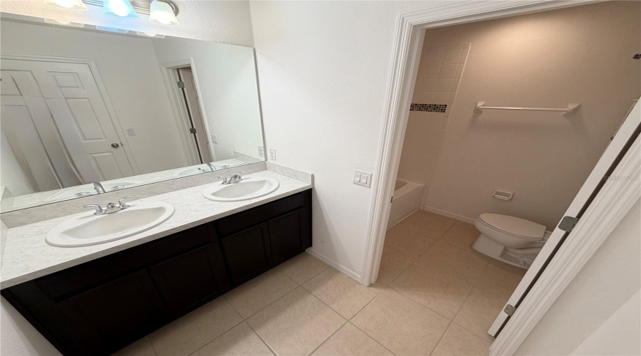 DAVENPORT, Florida 33837, 4 Bedrooms Bedrooms, ,3 BathroomsBathrooms,Residential,For Sale,ANNABELLE,0,MFRL4958208