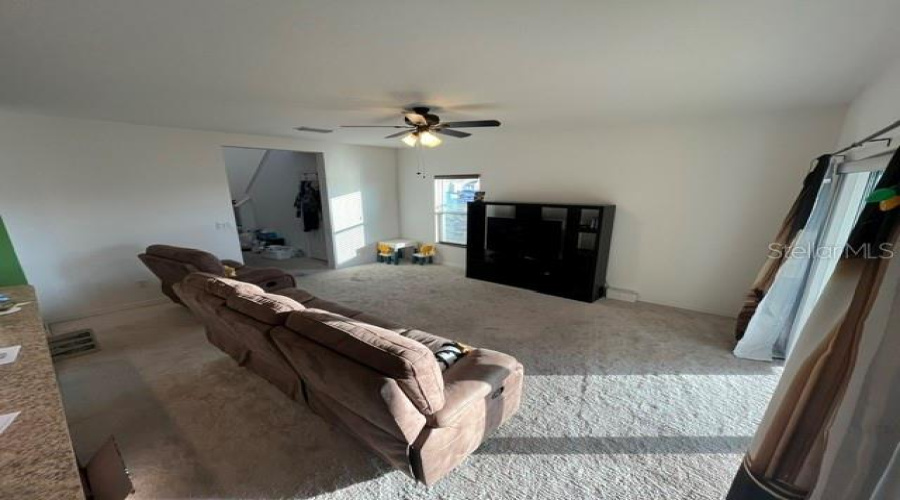 DAVENPORT, Florida 33837, 4 Bedrooms Bedrooms, ,3 BathroomsBathrooms,Residential,For Sale,ANNABELLE,0,MFRL4958208