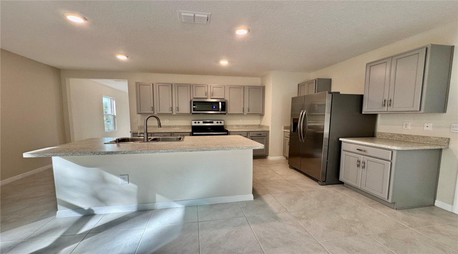 DAVENPORT, Florida 33837, 3 Bedrooms Bedrooms, ,2 BathroomsBathrooms,Residential,For Sale,GINA,0,MFRL4958866