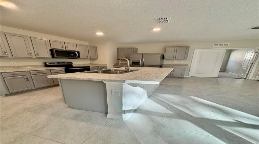 DAVENPORT, Florida 33837, 3 Bedrooms Bedrooms, ,2 BathroomsBathrooms,Residential,For Sale,GINA,0,MFRL4958866