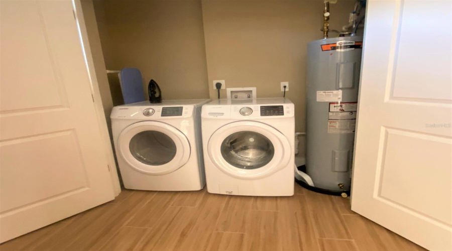 KISSIMMEE, Florida 34747, 4 Bedrooms Bedrooms, ,4 BathroomsBathrooms,Residential,For Sale,BROOKLYN,0,MFRO6376415