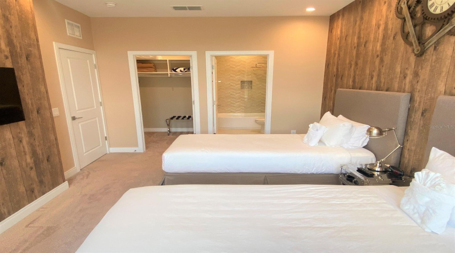 KISSIMMEE, Florida 34747, 4 Bedrooms Bedrooms, ,4 BathroomsBathrooms,Residential,For Sale,BROOKLYN,0,MFRO6376415