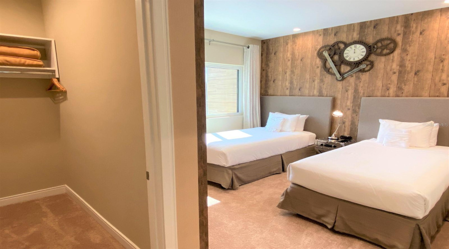 KISSIMMEE, Florida 34747, 4 Bedrooms Bedrooms, ,4 BathroomsBathrooms,Residential,For Sale,BROOKLYN,0,MFRO6376415