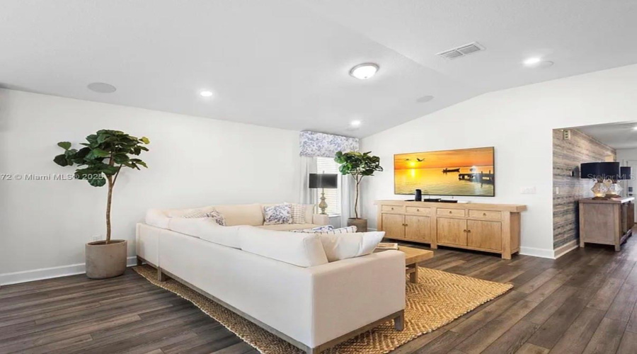 DAVENPORT, Florida 33896, 3 Bedrooms Bedrooms, ,2 BathroomsBathrooms,Residential,For Sale,OSCRAFT,0,MFRS5142241