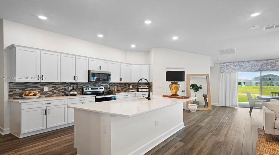 DAVENPORT, Florida 33896, 3 Bedrooms Bedrooms, ,2 BathroomsBathrooms,Residential,For Sale,OSCRAFT,0,MFRS5142241