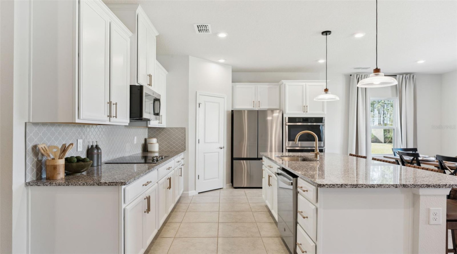 DAVENPORT, Florida 33837, 4 Bedrooms Bedrooms, ,2 BathroomsBathrooms,Residential,For Sale,OCEANIA,0,MFRO6376735