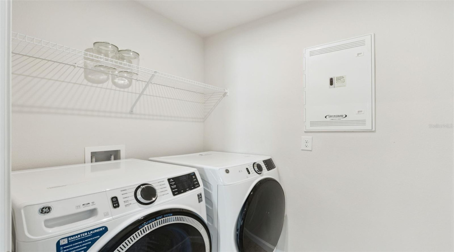 DAVENPORT, Florida 33837, 4 Bedrooms Bedrooms, ,2 BathroomsBathrooms,Residential,For Sale,OCEANIA,0,MFRO6376735