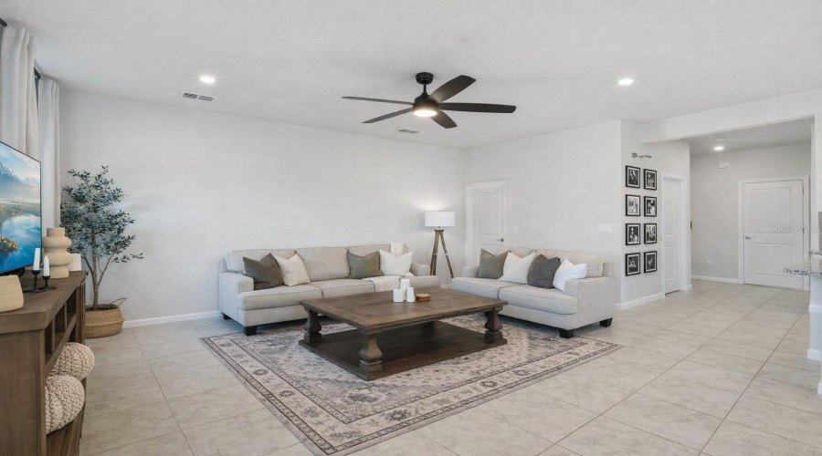 DAVENPORT, Florida 33837, 4 Bedrooms Bedrooms, ,2 BathroomsBathrooms,Residential,For Sale,OCEANIA,0,MFRO6376735