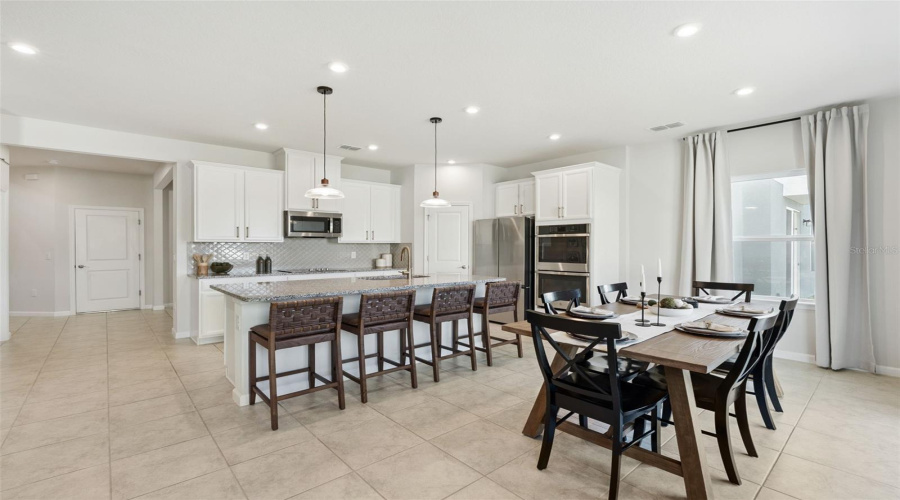 DAVENPORT, Florida 33837, 4 Bedrooms Bedrooms, ,2 BathroomsBathrooms,Residential,For Sale,OCEANIA,0,MFRO6376735