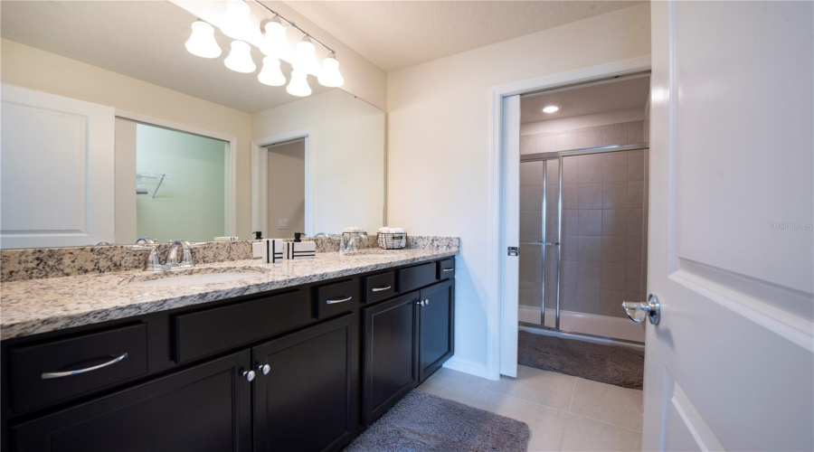 DAVENPORT, Florida 33897, 5 Bedrooms Bedrooms, ,4 BathroomsBathrooms,Residential,For Sale,JETTY,0,MFRO6376855