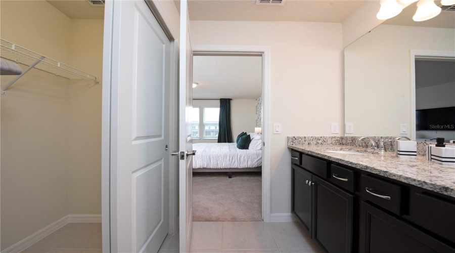 DAVENPORT, Florida 33897, 5 Bedrooms Bedrooms, ,4 BathroomsBathrooms,Residential,For Sale,JETTY,0,MFRO6376855