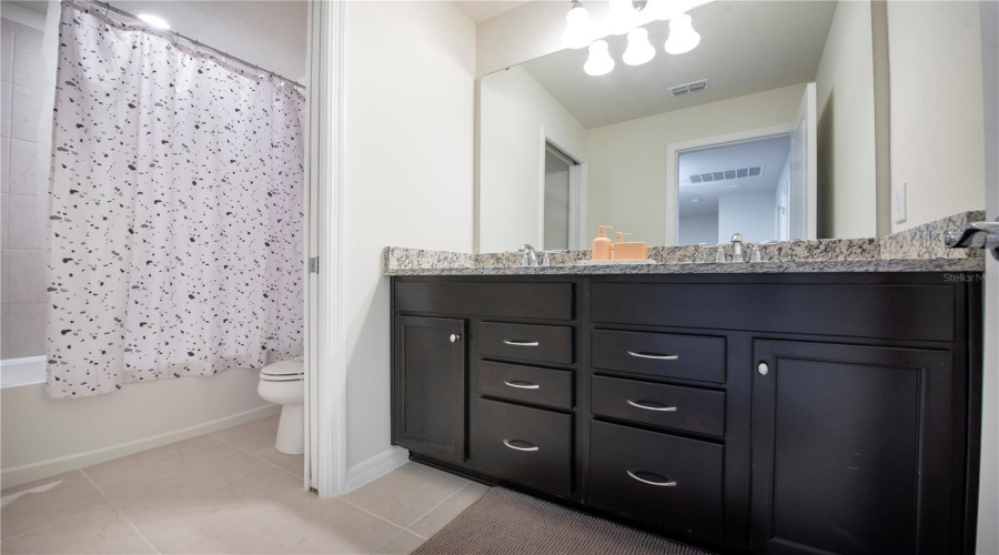 DAVENPORT, Florida 33897, 5 Bedrooms Bedrooms, ,4 BathroomsBathrooms,Residential,For Sale,JETTY,0,MFRO6376855