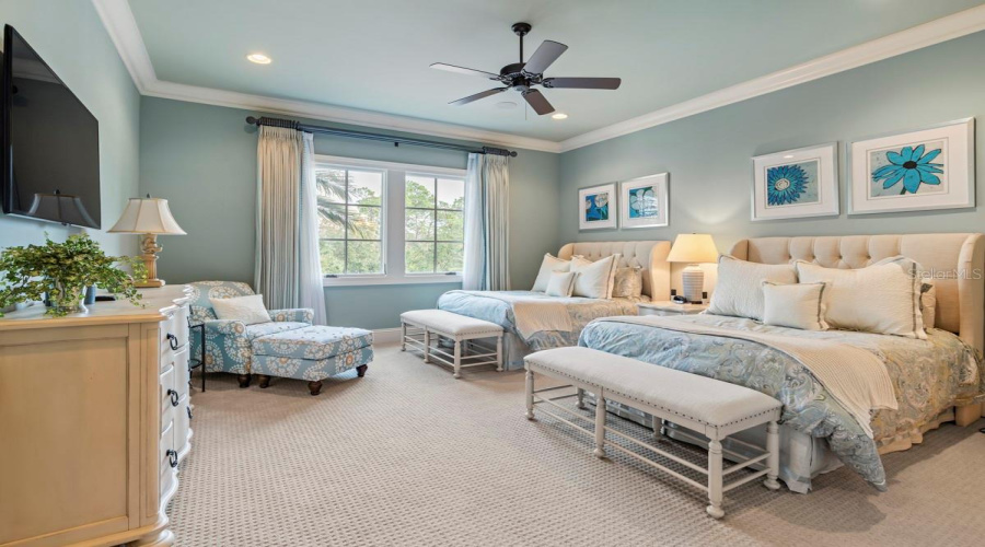 GOLDEN OAK, Florida 32836, 10 Bedrooms Bedrooms, ,14 BathroomsBathrooms,Residential,For Sale,ENCHANTED OAK,0,MFRO6366604