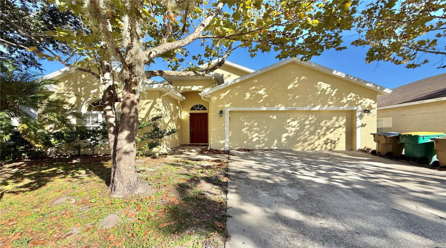 KISSIMMEE, Florida 34746, 3 Bedrooms Bedrooms, ,2 BathroomsBathrooms,Residential,For Sale,CREEKS RUN,0,MFRS5137431