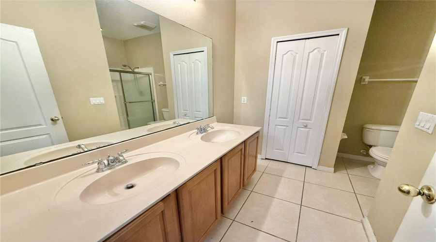 KISSIMMEE, Florida 34746, 3 Bedrooms Bedrooms, ,2 BathroomsBathrooms,Residential,For Sale,CREEKS RUN,0,MFRS5137431