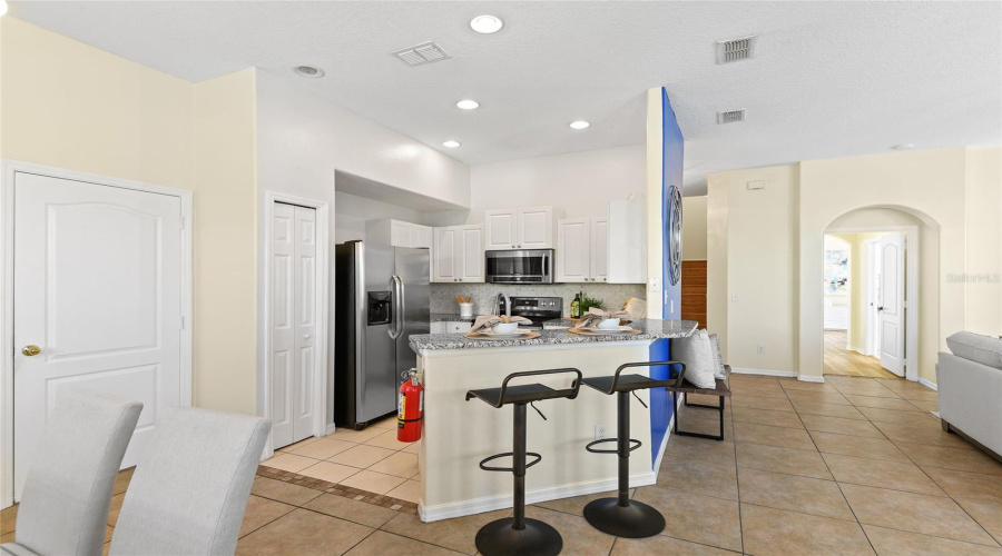 DAVENPORT, Florida 33897, 5 Bedrooms Bedrooms, ,3 BathroomsBathrooms,Residential,For Sale,BRUNELLO,0,MFRO6376933