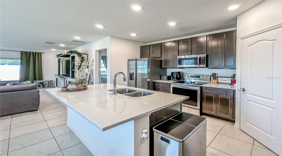 DAVENPORT, Florida 33896, 4 Bedrooms Bedrooms, ,2 BathroomsBathrooms,Residential,For Sale,BOCAVISTA,0,MFRO6376643