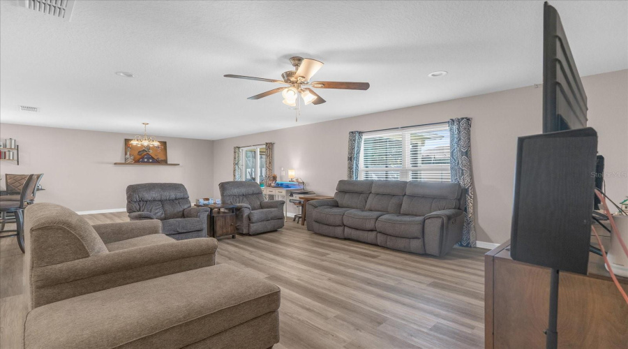 KISSIMMEE, Florida 34746, 4 Bedrooms Bedrooms, ,2 BathroomsBathrooms,Residential,For Sale,BOAT LAUNCH,0,MFRO6377034