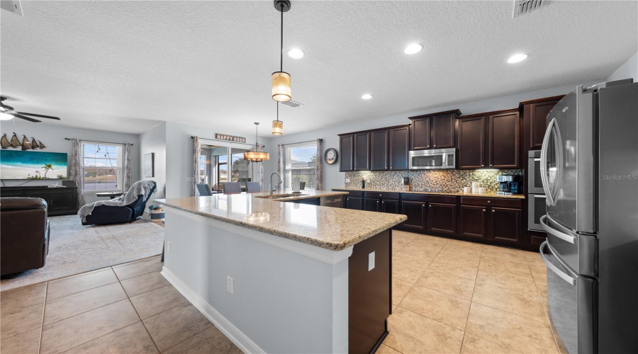 KISSIMMEE, Florida 34746, 4 Bedrooms Bedrooms, ,2 BathroomsBathrooms,Residential,For Sale,BASS BOAT,0,MFRO6375071