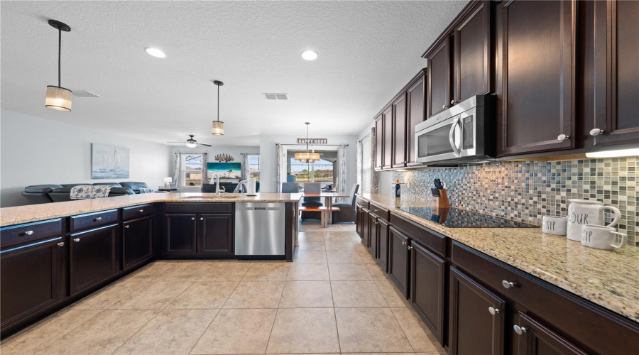 KISSIMMEE, Florida 34746, 4 Bedrooms Bedrooms, ,2 BathroomsBathrooms,Residential,For Sale,BASS BOAT,0,MFRO6375071