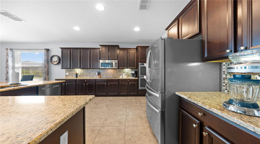 KISSIMMEE, Florida 34746, 4 Bedrooms Bedrooms, ,2 BathroomsBathrooms,Residential,For Sale,BASS BOAT,0,MFRO6375071