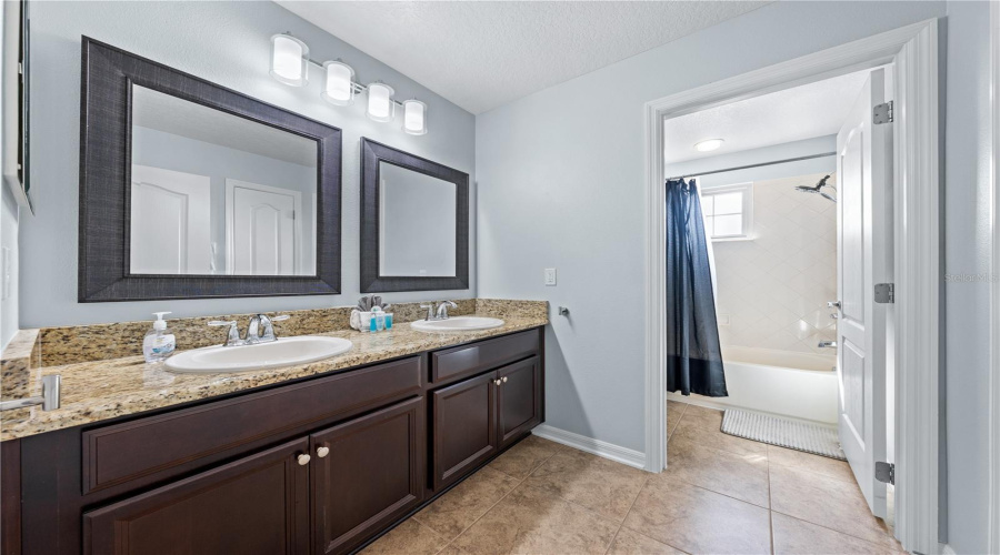 KISSIMMEE, Florida 34746, 4 Bedrooms Bedrooms, ,2 BathroomsBathrooms,Residential,For Sale,BASS BOAT,0,MFRO6375071