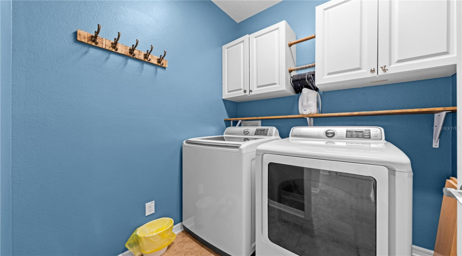 KISSIMMEE, Florida 34746, 4 Bedrooms Bedrooms, ,2 BathroomsBathrooms,Residential,For Sale,BASS BOAT,0,MFRO6375071