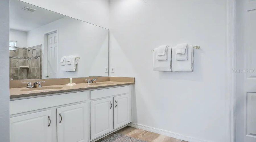 KISSIMMEE, Florida 34747, 9 Bedrooms Bedrooms, ,6 BathroomsBathrooms,Residential,For Sale,CAROLINE BAY,0,MFRTB8468660