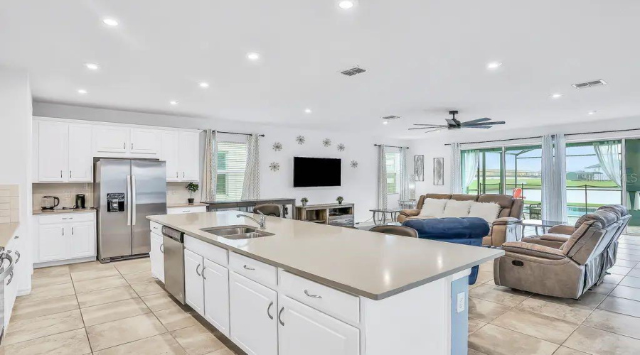 KISSIMMEE, Florida 34747, 9 Bedrooms Bedrooms, ,6 BathroomsBathrooms,Residential,For Sale,CAROLINE BAY,0,MFRTB8468660