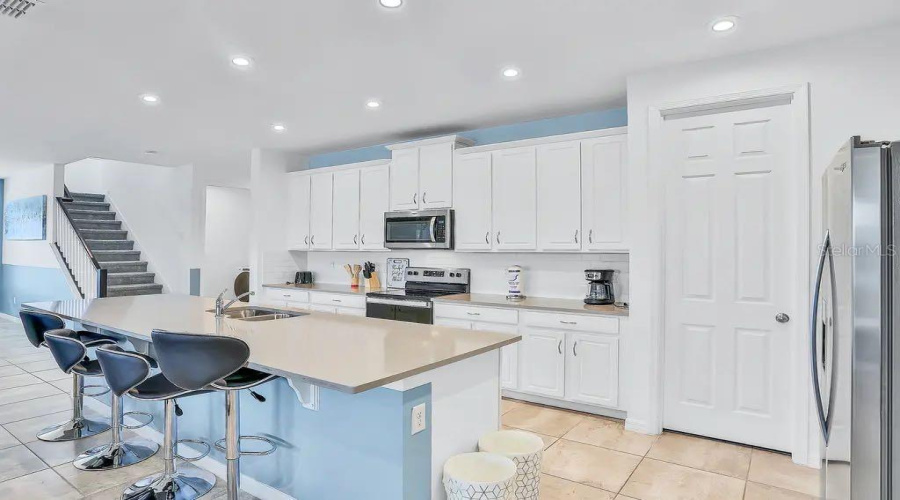 KISSIMMEE, Florida 34747, 9 Bedrooms Bedrooms, ,6 BathroomsBathrooms,Residential,For Sale,CAROLINE BAY,0,MFRTB8468660