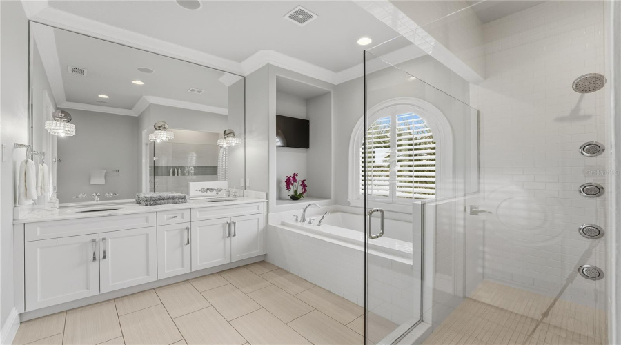 REUNION, Florida 34747, 8 Bedrooms Bedrooms, ,9 BathroomsBathrooms,Residential,For Sale,GOLDEN BEAR,0,MFRO6354786