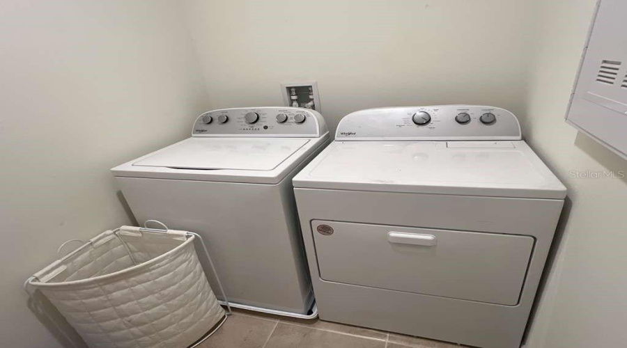 DAVENPORT, Florida 33837, 4 Bedrooms Bedrooms, ,3 BathroomsBathrooms,Residential,For Sale,DOE RUN,0,MFRS5142519