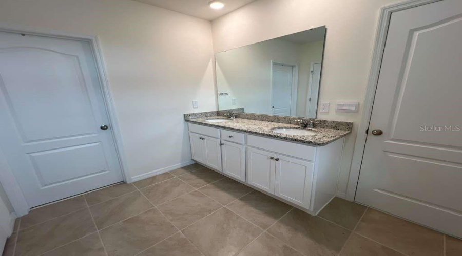 DAVENPORT, Florida 33837, 4 Bedrooms Bedrooms, ,3 BathroomsBathrooms,Residential,For Sale,DOE RUN,0,MFRS5142519