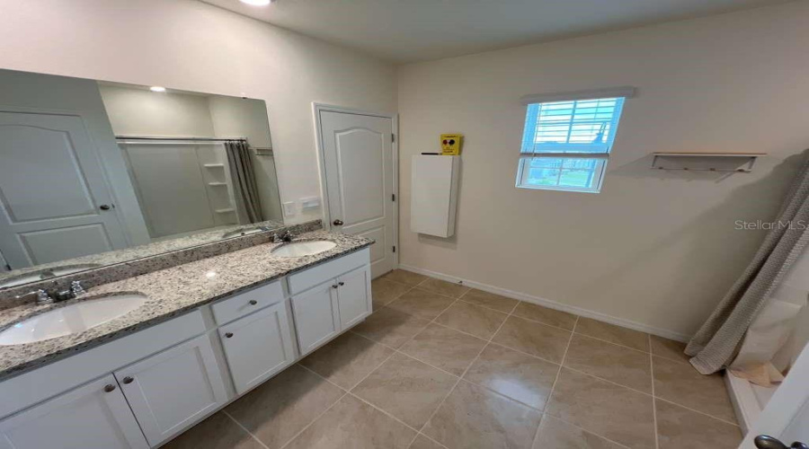 DAVENPORT, Florida 33837, 4 Bedrooms Bedrooms, ,3 BathroomsBathrooms,Residential,For Sale,DOE RUN,0,MFRS5142519