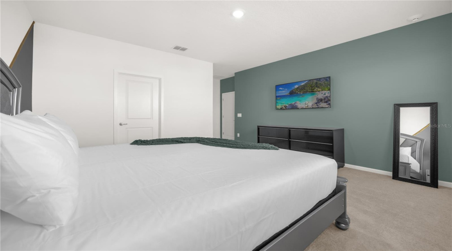 KISSIMMEE, Florida 34746, 12 Bedrooms Bedrooms, ,11 BathroomsBathrooms,Residential,For Sale,RAMA,0,MFRO6374628