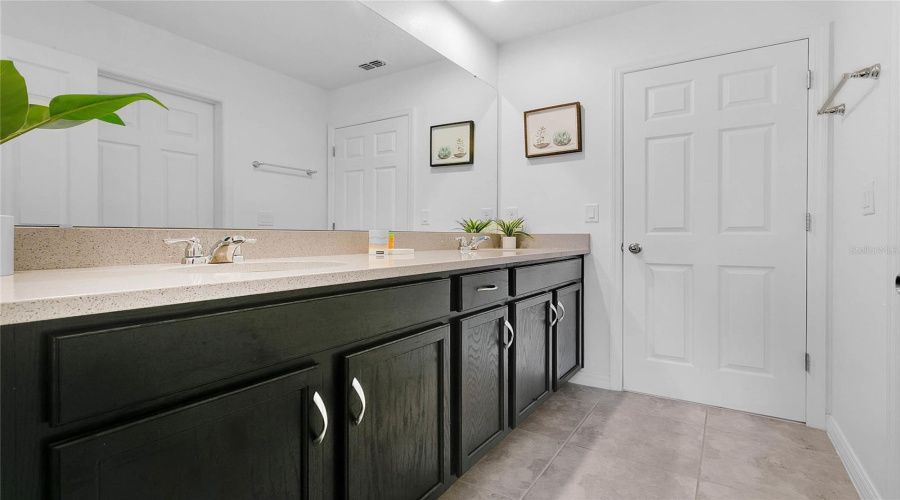 KISSIMMEE, Florida 34747, 7 Bedrooms Bedrooms, ,6 BathroomsBathrooms,Residential,For Sale,AMELIA DOWNS,0,MFRO6302469