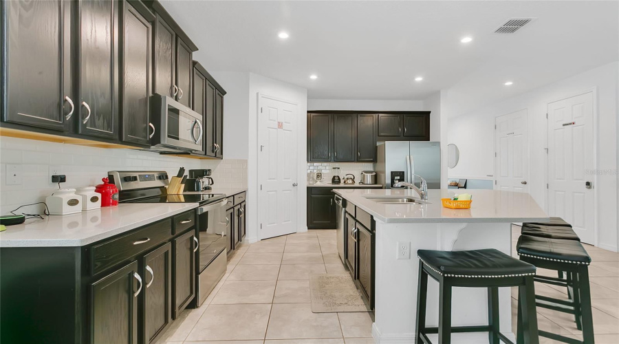 KISSIMMEE, Florida 34747, 7 Bedrooms Bedrooms, ,6 BathroomsBathrooms,Residential,For Sale,AMELIA DOWNS,0,MFRO6302469