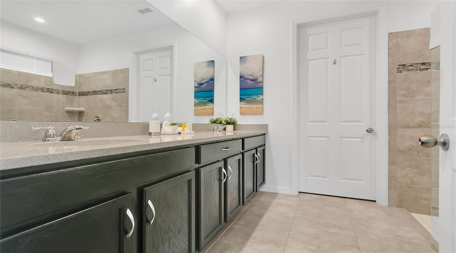 KISSIMMEE, Florida 34747, 7 Bedrooms Bedrooms, ,6 BathroomsBathrooms,Residential,For Sale,AMELIA DOWNS,0,MFRO6302469