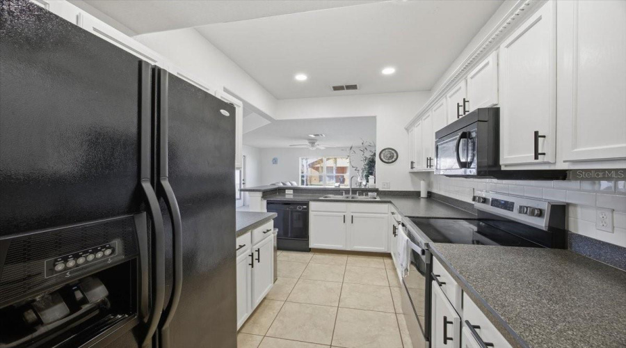 KISSIMMEE, Florida 34746, 4 Bedrooms Bedrooms, ,2 BathroomsBathrooms,Residential,For Sale,COMMANDER,0,MFRO6377238