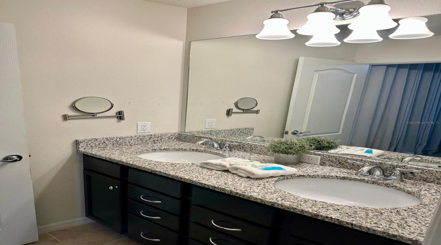 KISSIMMEE, Florida 34747, 8 Bedrooms Bedrooms, ,6 BathroomsBathrooms,Residential,For Sale,NICE,0,MFRO6373602