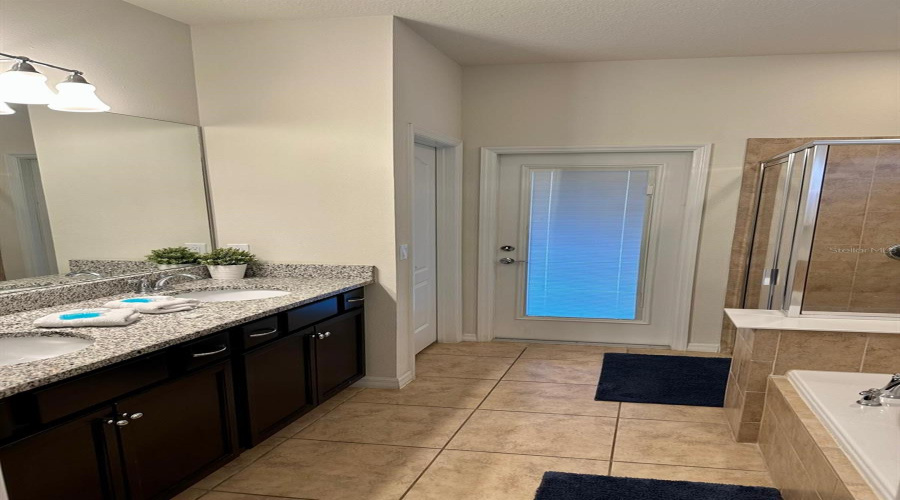 KISSIMMEE, Florida 34747, 8 Bedrooms Bedrooms, ,6 BathroomsBathrooms,Residential,For Sale,NICE,0,MFRO6373602