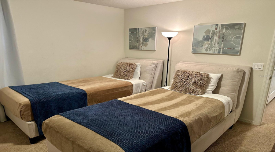 KISSIMMEE, Florida 34747, 8 Bedrooms Bedrooms, ,6 BathroomsBathrooms,Residential,For Sale,NICE,0,MFRO6373602