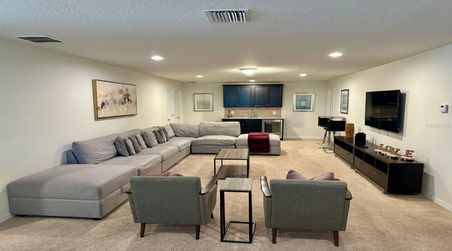 KISSIMMEE, Florida 34747, 8 Bedrooms Bedrooms, ,6 BathroomsBathrooms,Residential,For Sale,NICE,0,MFRO6373602