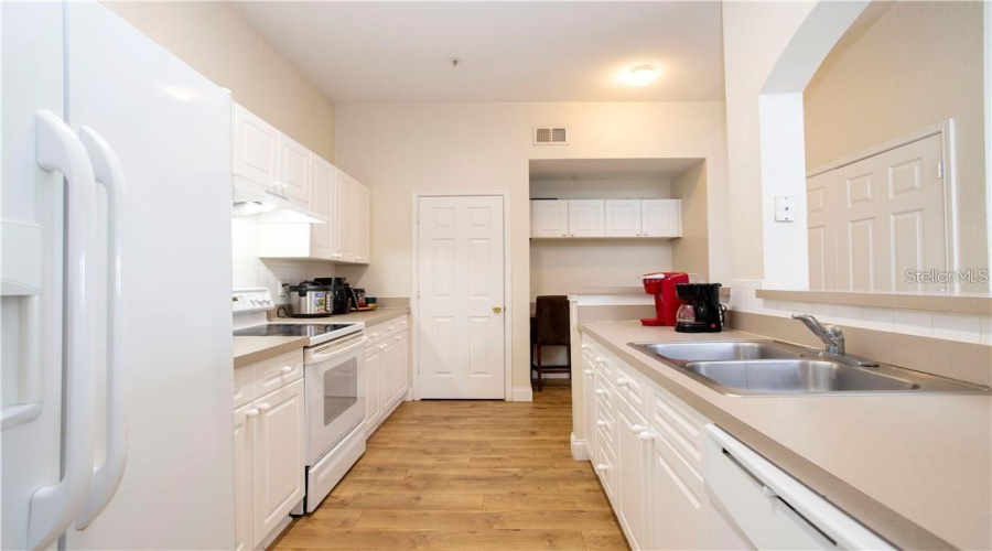 CELEBRATION, Florida 34747, 3 Bedrooms Bedrooms, ,3 BathroomsBathrooms,Residential,For Sale,LONGVIEW,0,MFRO6376818