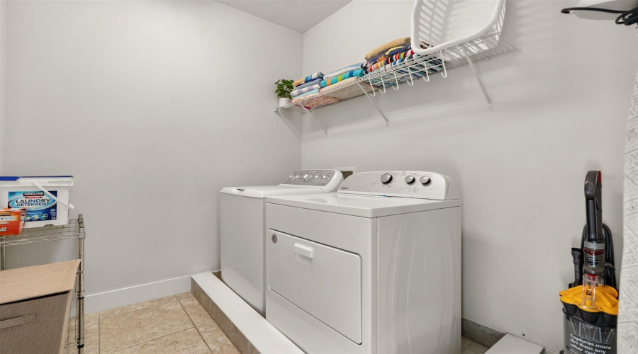 KISSIMMEE, Florida 34747, 6 Bedrooms Bedrooms, ,6 BathroomsBathrooms,Residential,For Sale,MARKER AVE,0,MFRO6375250